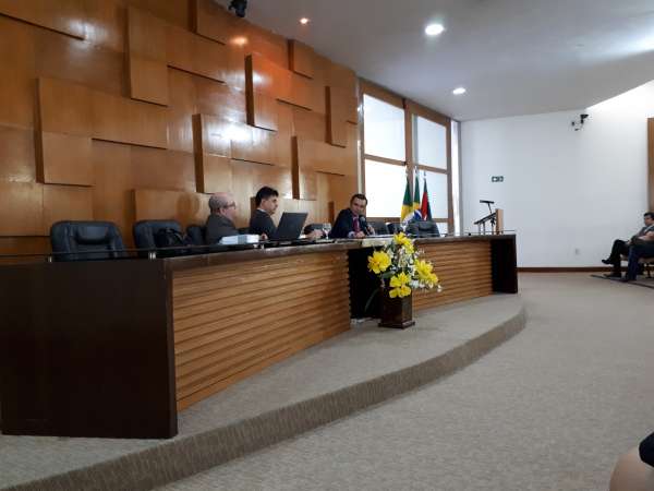 O Procurador-Geral, Juvêncio Viana, se mostrou extremamente feliz em participar do seminário e debater acerca do Novo Código Processual, com ênfase nas inovações que propiciam a solução das controvérsias e o sistema de precedentes introduzido pela nova lei.