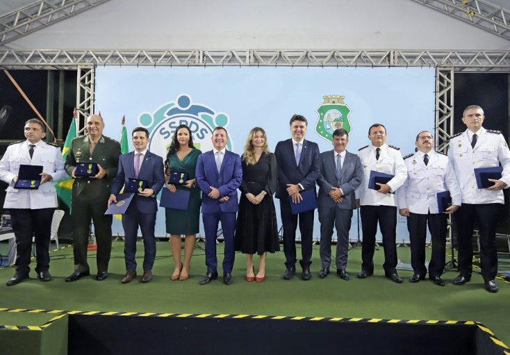 Procuradora-Geral é homenageada com Medalha Gal. Assis Bezerra