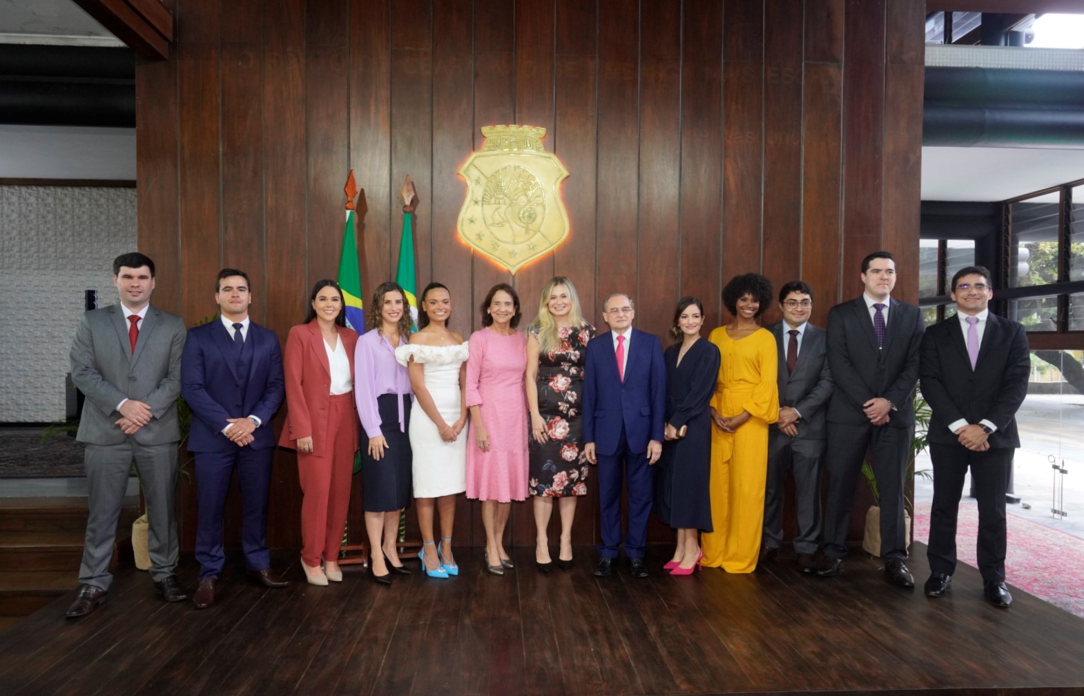 Governadora Izolda Cela empossa dez novos procuradores do Estado do Ceará