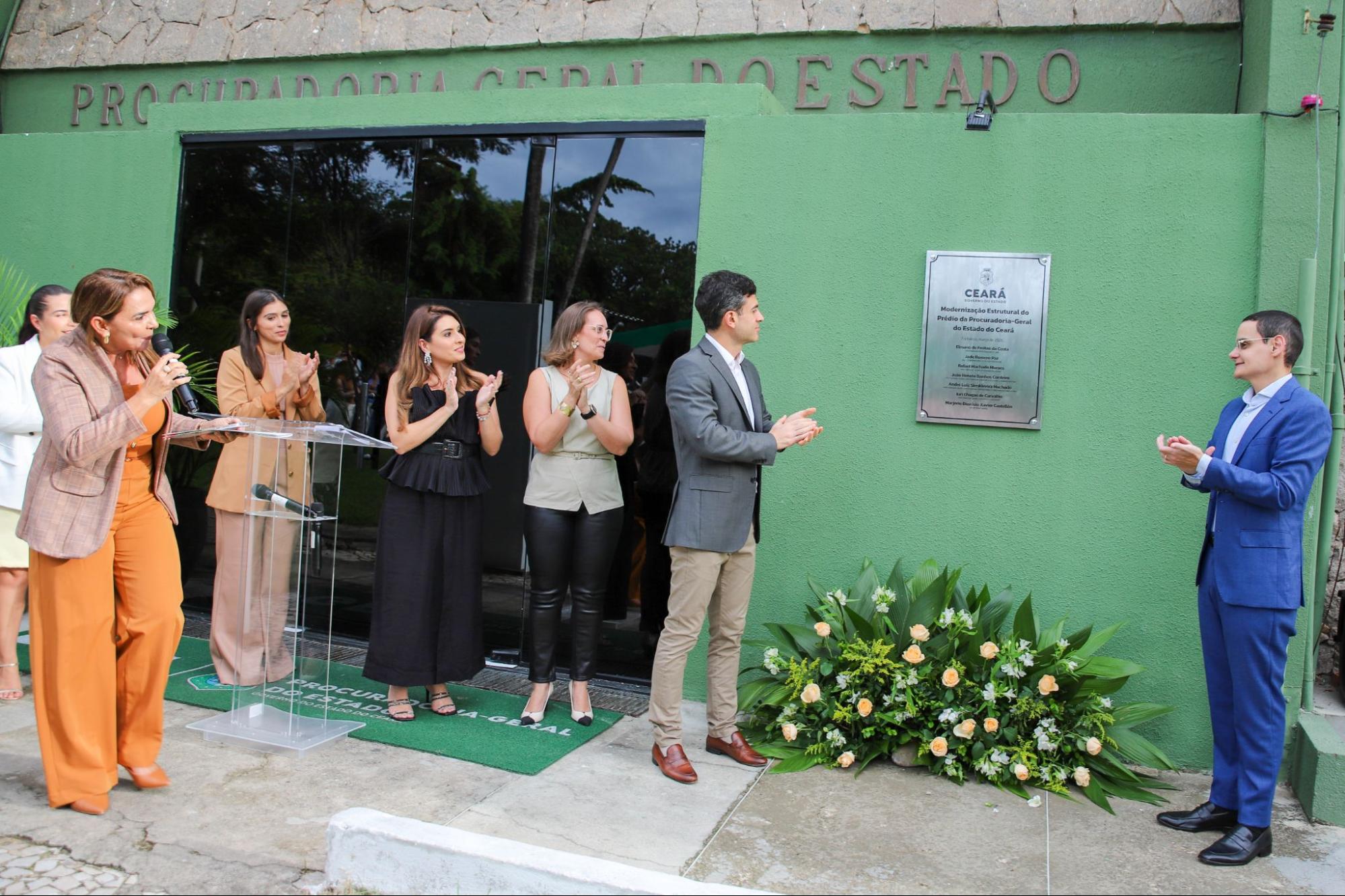 PGE-CE dá início às comemorações dos 50 anos da instituição com solenidade de descerramento de placa comemorativa